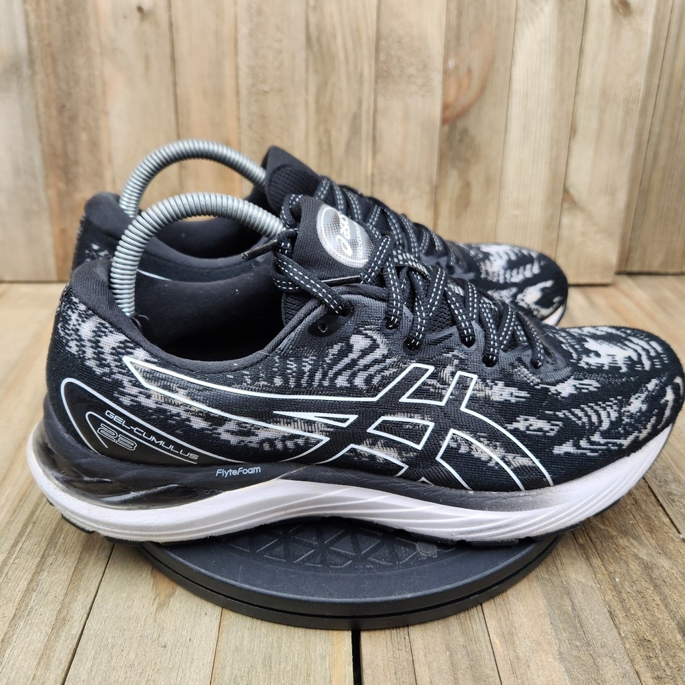 Asics Gel-Cumulus 23 Womens size 10 Running Shoes Black White 1012A888 - Picture 3 of 8